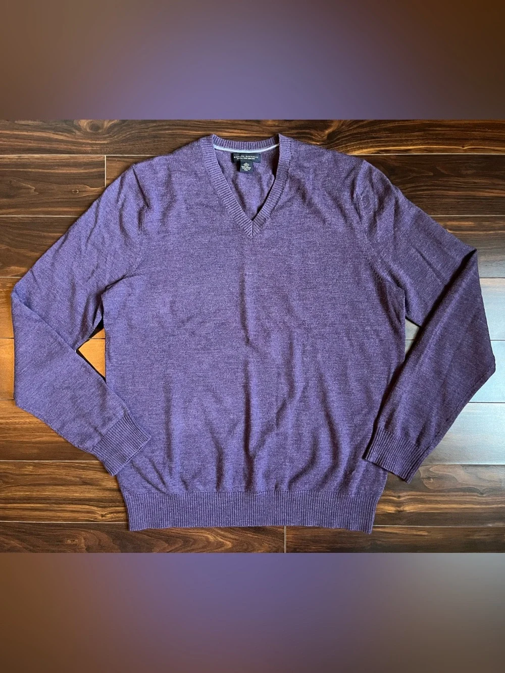 Banana Republic Men's V-Neck Extra Fine Merino Wool Purple Heather Sweater, L